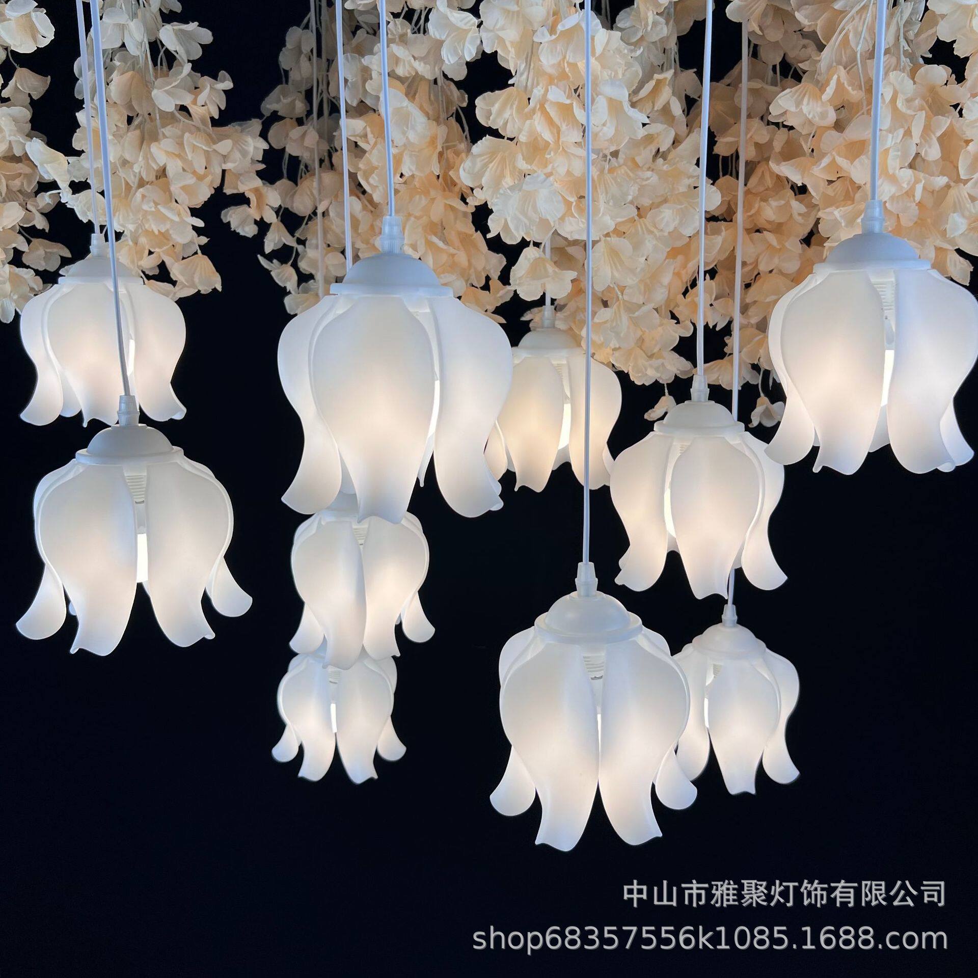 婚庆道具优雅布艺发光铃兰花装饰吊灯酒店婚礼堂布置奶白装饰灯