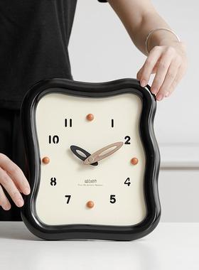 wozoo视m家居卧室奶风钟客厅玄关油装饰品电时柜座TYOS369钟桌面