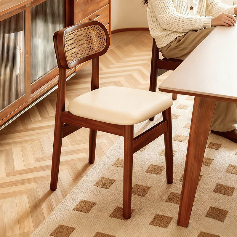 中古风餐椅2026新款家用藤编靠背餐桌椅胡桃色实木椅子书房学习凳