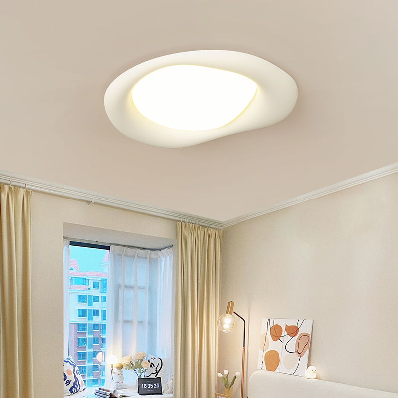 卧室灯2023新款树脂侘寂奶油风儿童房间全光谱主卧吸顶灯艺术书房