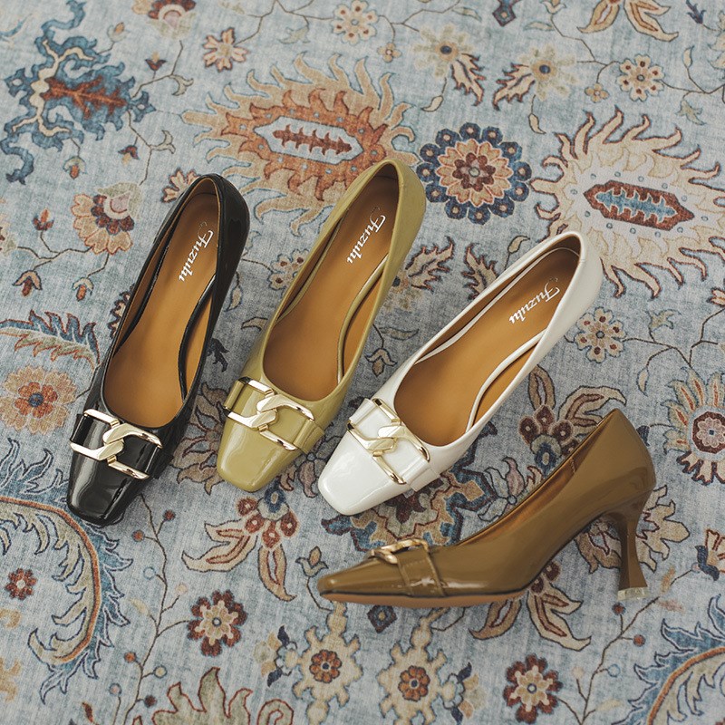 高跟鞋女漆皮链条2023春夏季新款时装鞋方头细跟浅口日常通勤单鞋