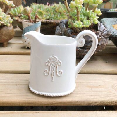 浮雕陶瓷奶壶骨瓷奶盅咖啡小奶杯欧式奶缸奶罐迷你汁斗家用蜂蜜杯