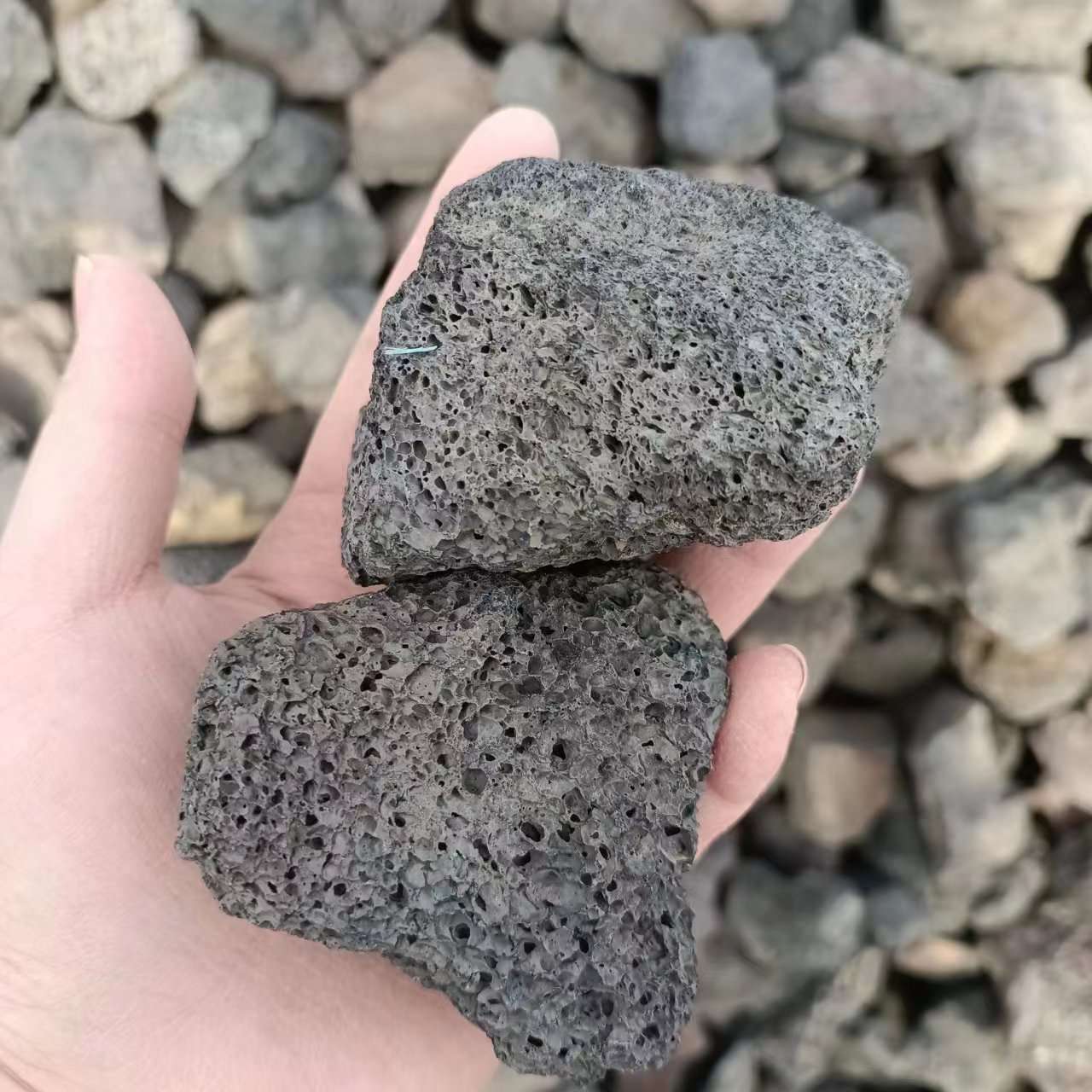 火山石园艺铺面拌土黑色火山岩水族鱼缸造景底砂园林景观火山石