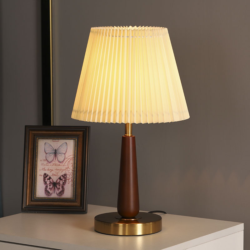 美式台灯床头灯轻奢卧室浪漫时尚复古中式实木触摸调光主卧网红灯