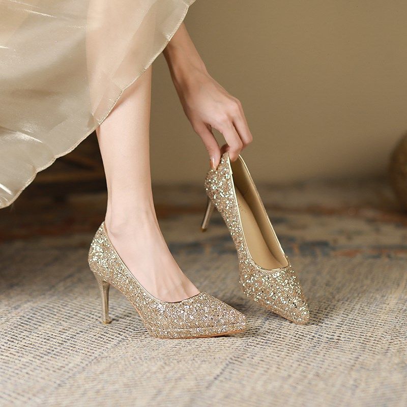 香槟色高跟鞋女2024新款尖头亮片水晶新娘婚鞋百搭细跟防水台单鞋