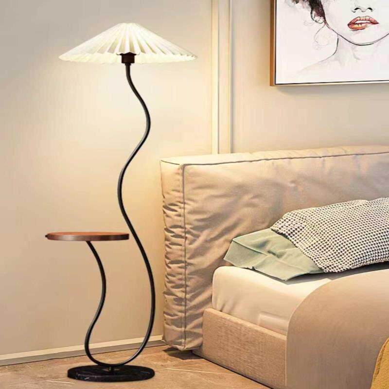 百褶落地灯置物架一体客厅沙发茶几灯可调节简约智能无线充氛围灯