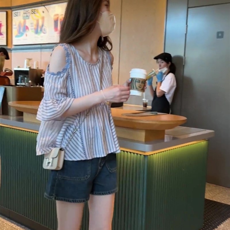 蕾丝拼接五分袖衬衫女夏季新款漏肩设计感小M众显瘦条纹圆领衬衣