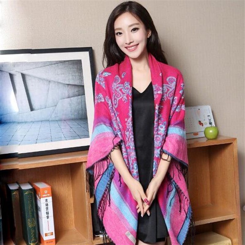 丽江旅游拍照民族风围巾女春夏保暖披肩两用大方巾西藏饰品长围脖