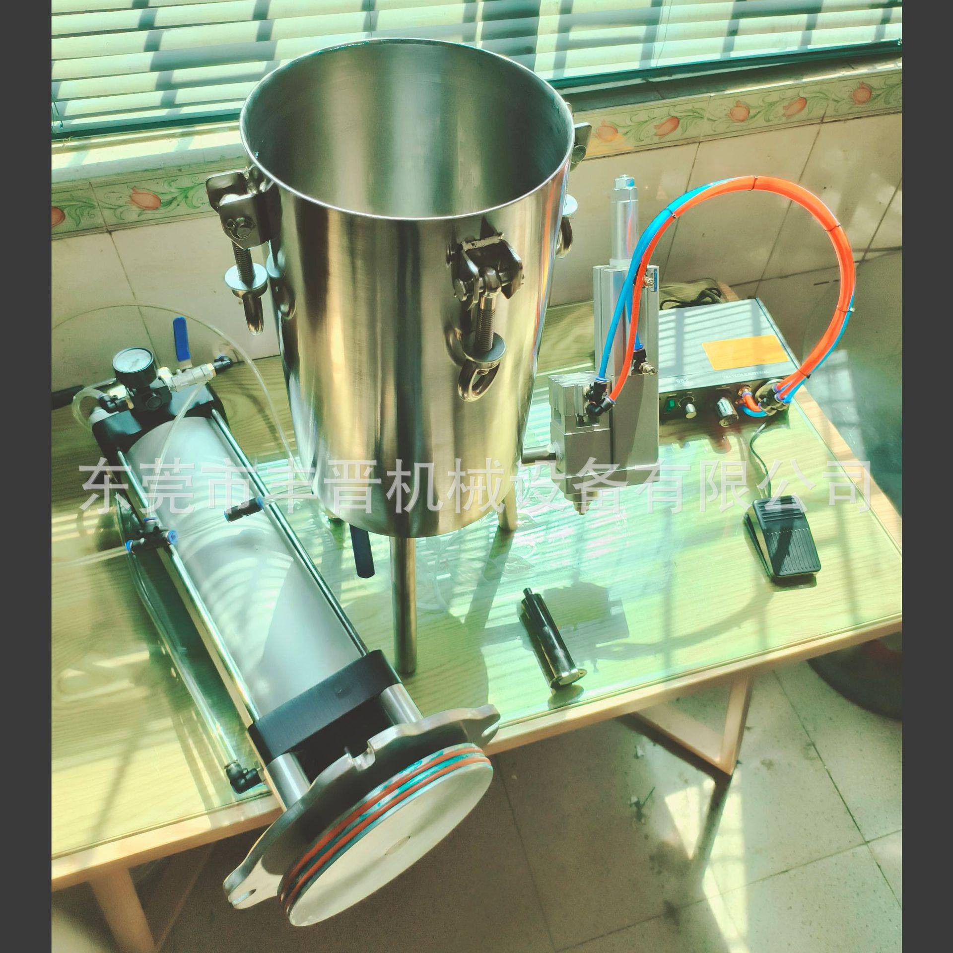 厂价直销FJ-816高粘度膏体胶水柱塞式定量分装机灌装机