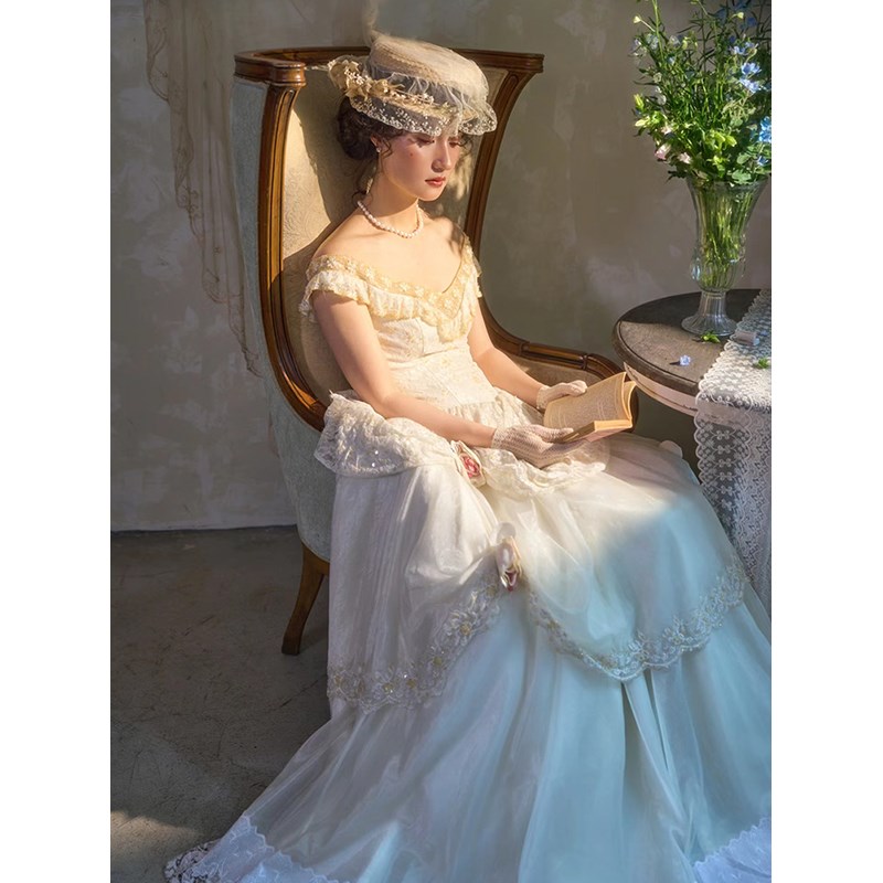 复古婚纱新款新娘法式蕾丝绝美公主裙影楼主题拍摄写真轻婚纱礼服
