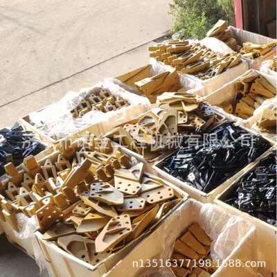 WA380-3斗齿423-70-13114齿座装载机配件