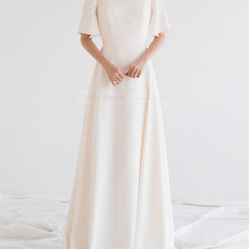 大码婚纱200斤加大加肥显瘦新娘拍照缎面轻纱简约旅拍出门纱韩版