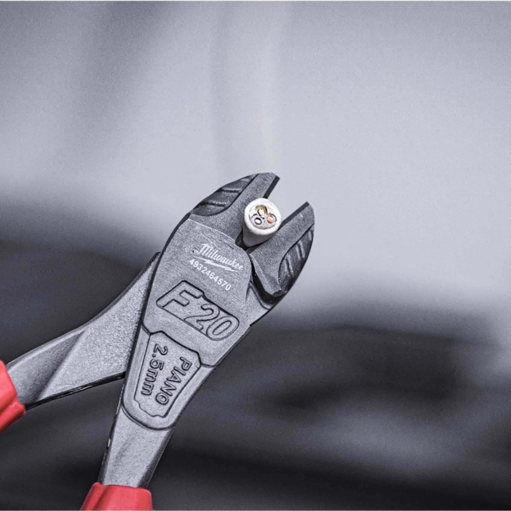 Milwaukee美沃奇4932464570-8寸VDE绝缘重型斜口钳200mm斜嘴钳