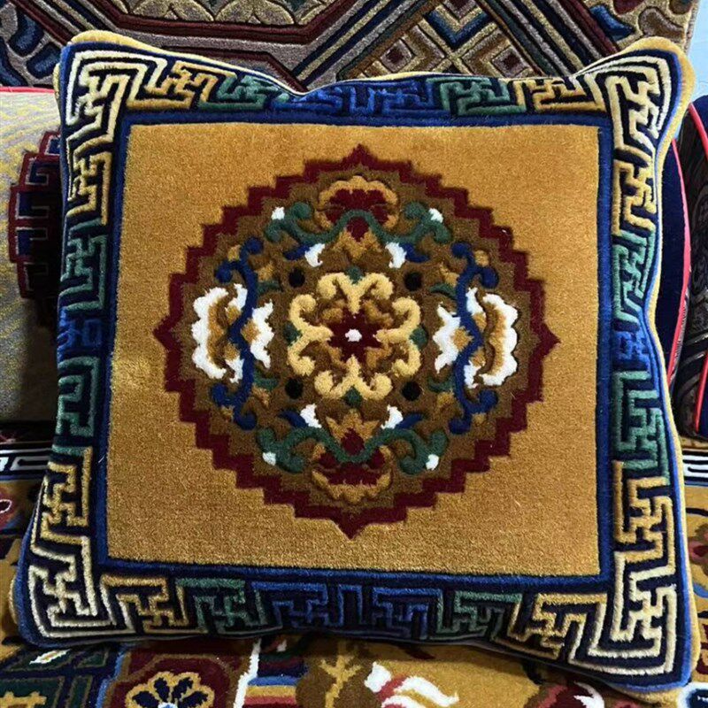 藏式纯羊毛抱枕靠垫靠枕柔软枕头沙发汽车床头垫子正方形中式靠枕