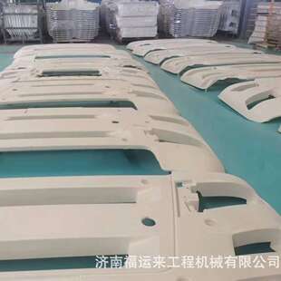 产地生产重汽汕德卡C9H配件 0306 重汽汕德卡C7H保险杠812W41610