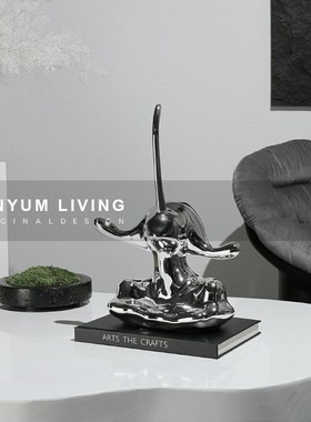 本与简约现代匹诺曹艺术人v物摆件创意家居售楼处样板房间软装饰