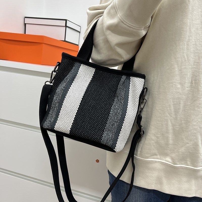 手提包小包女2024新款出门上班小拎包棉麻单肩斜挎包百搭帆布包,箱包皮具/热销女包/男包,时尚帆布包,淘宝优惠券,粉丝福利购,淘宝优惠卷