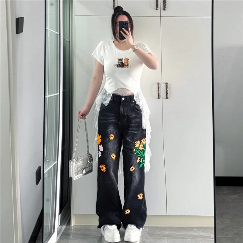 大尺码女装国潮设计感覆古花卉刺绣水洗牛仔裤女胖mm显瘦直筒长裤