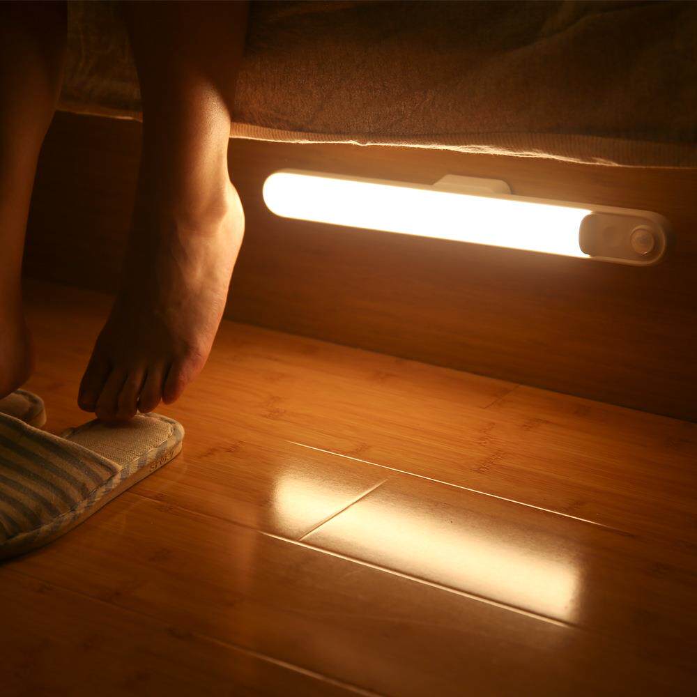 学生用台灯学习护眼灯充电插电两用书桌宿舍灯管led阅读酷毙