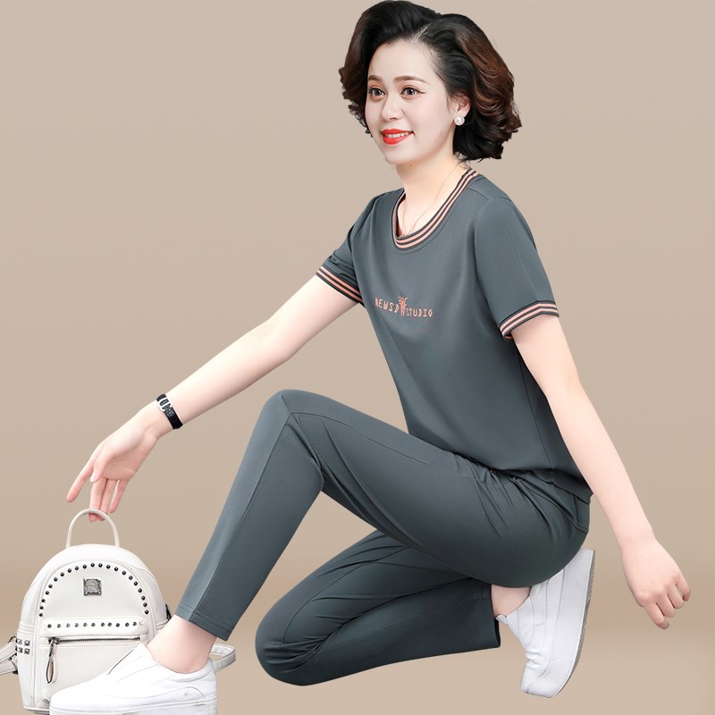 中年妈妈夏装休闲运动套装新款洋气质中老年时尚短袖t恤女士上衣