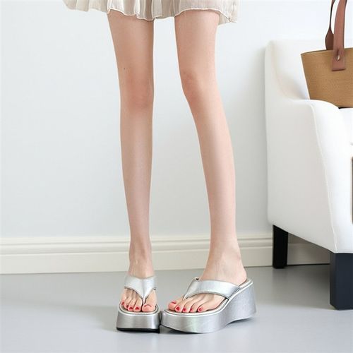 2025夏季新款超轻小个子松糕厚底增高人字拖女坡跟夹趾时尚凉拖鞋