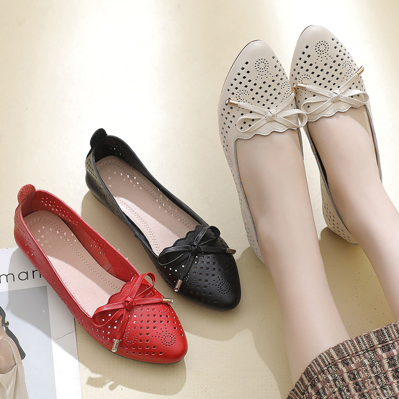 妈妈凉鞋女款2024新款夏季透气中年镂空洞洞鞋子真皮软底大码女鞋