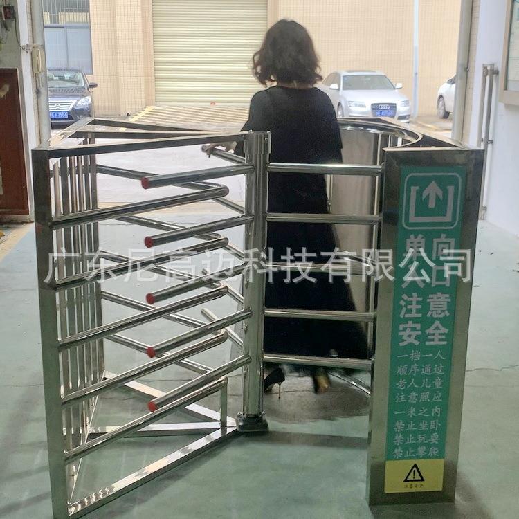 厂家供应不锈钢栏杆三辊闸 旋转杆式人员进出口器 宁波车站单向门