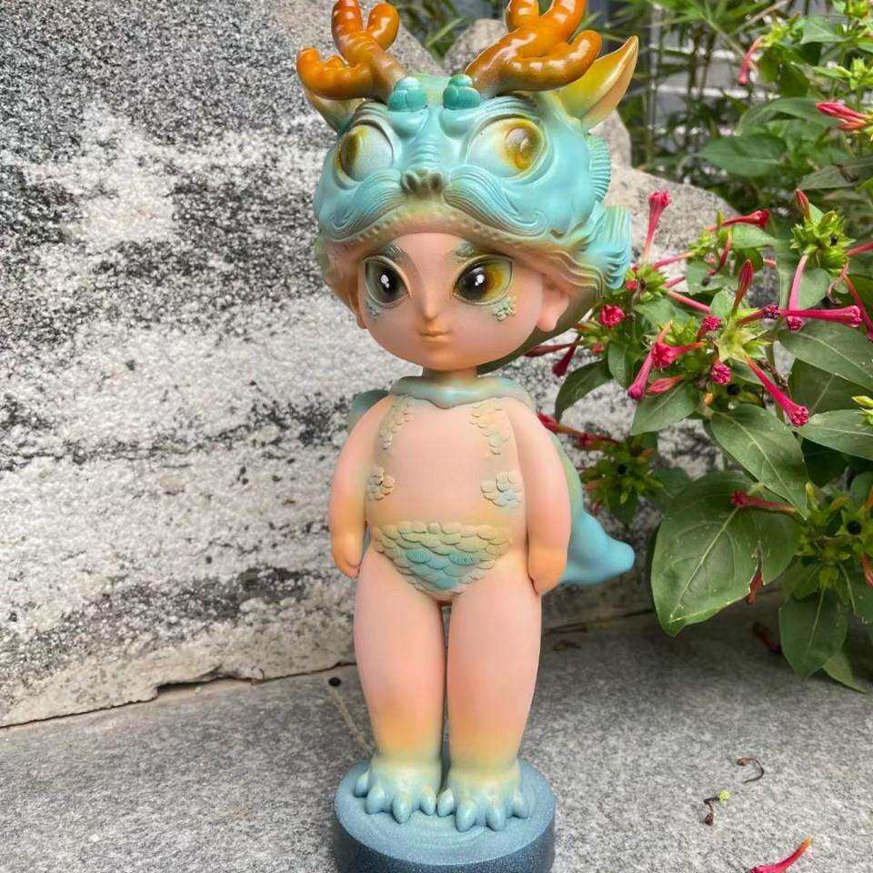 制作玻璃钢小龙人兄弟俩彩绘树脂工艺品拉通人物景观装饰道具厂家