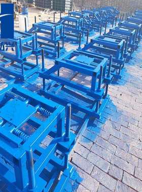 中建蓝泵管抗震支架DN125管道托架红色带簧抗震支架