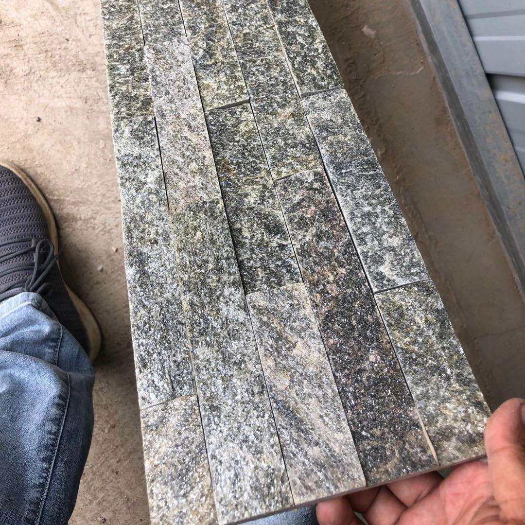 别墅外墙文化石砖天然米黄色砂岩自然面不规则碎拼石现货厂家