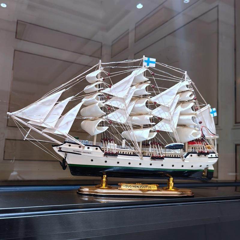 一帆风顺天鹅号帆船模型夜光带灯玄关客厅酒柜摆设卧室装饰品