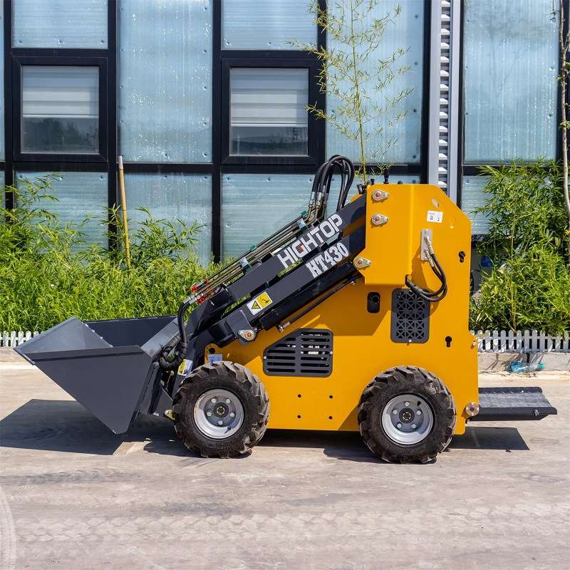 HT430 Skid Loader 小型铲车铲装运输多功能迷你款滑移装载机出口