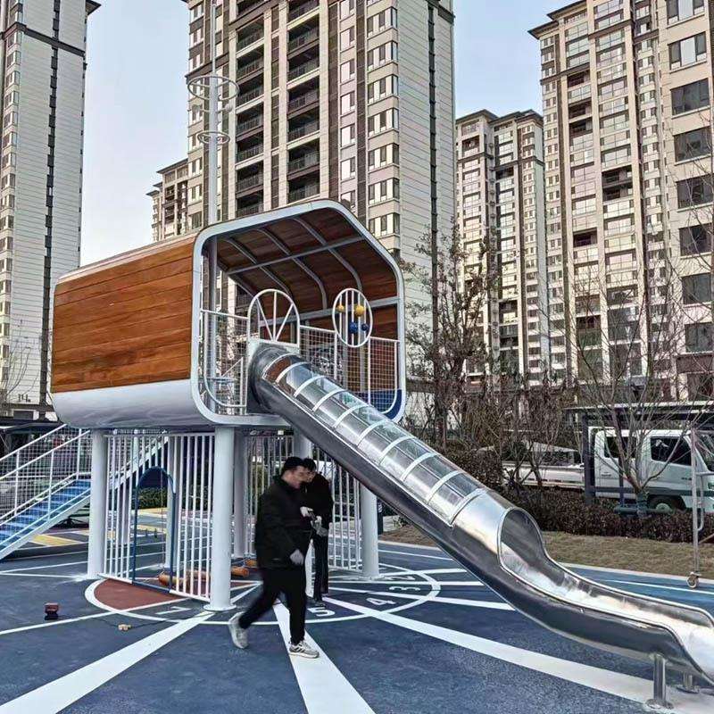 户外大型不锈钢滑梯廊桥游乐设施儿童游乐场树屋栈道非标设计厂家