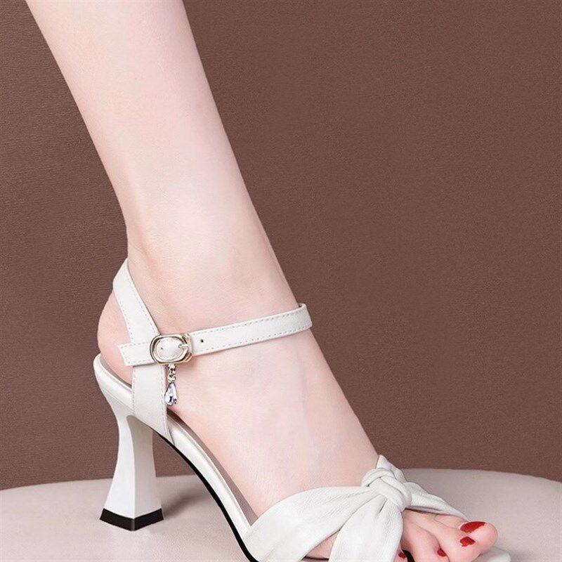 2025夏季新款真皮气质法式露趾女士高跟鞋真皮粗跟高级不累脚凉鞋