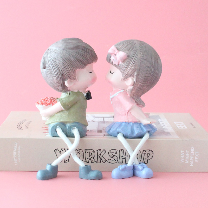 家居装饰婚房f摆设墙壁挂件亲嘴娃娃可爱情侣吊脚娃娃小礼品摆件