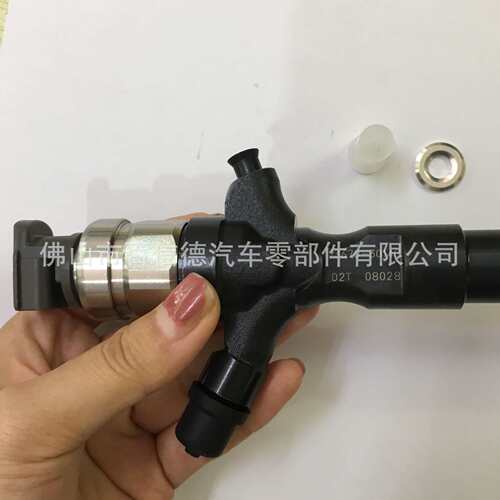 现货 汽车柴油嘴 23670-30140 095000-6760 095000-6761