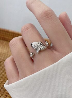 个性风小众设计色纯银戒指不名族鲤鱼开口s9指环女25感掉手饰复古