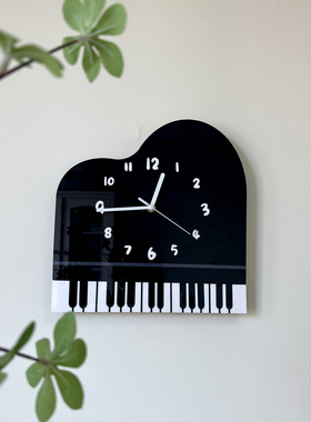 卡通创意黑色钢琴装饰挂墙钟表客厅音乐室琴房静音V个性时钟挂钟