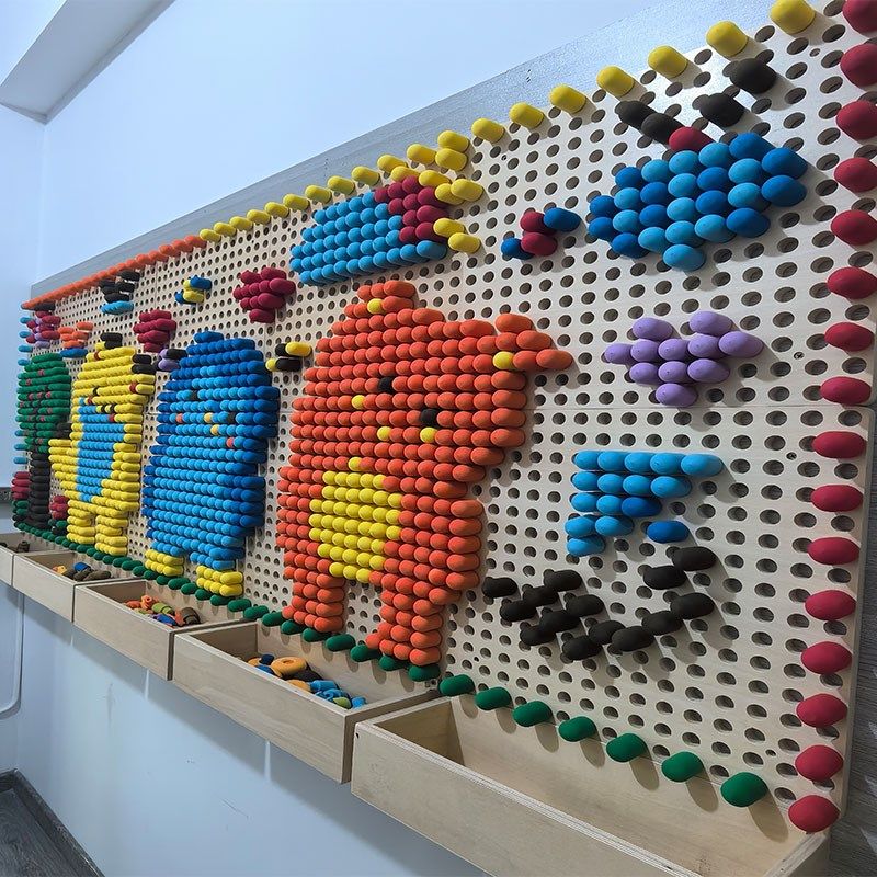 幼儿园走廊墙f面玩具儿童洞洞板EVA颗粒积木组件软体轨道插珠益智