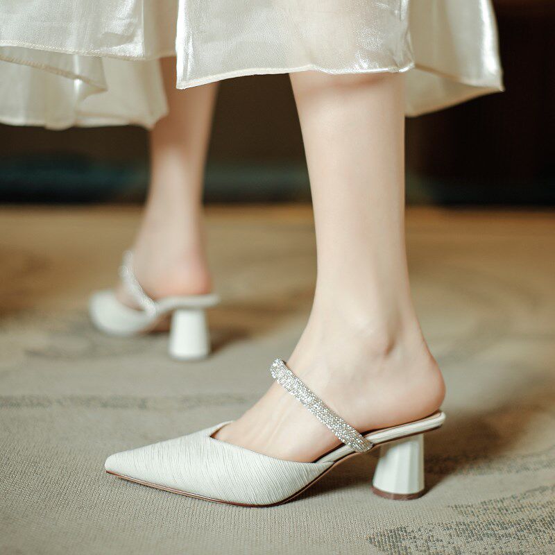 水钻包头粗跟凉鞋女2024年夏季新款尖头K5cm外穿拖鞋浅口高跟鞋