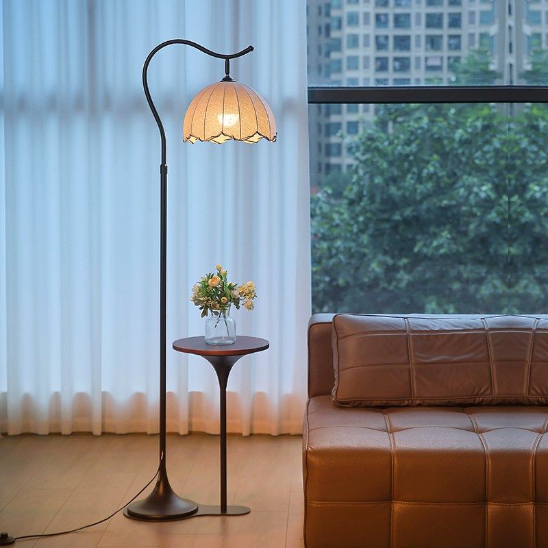 新款法式中古风落地灯客厅卧室沙发旁边高级感氛围床头置物台灯具
