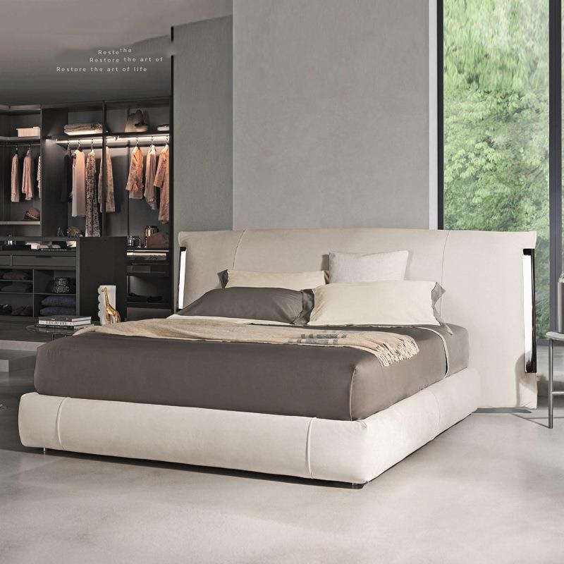 Flou意式轻奢磨砂布软床双人主卧床金属饰边Amal设计师床宽屏床