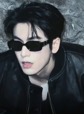 张凌赫同款GM方形凹造型墨镜