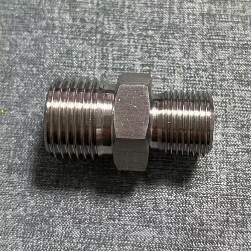 不锈钢双外丝 NPT3/8 -G1/2  一边 NPT3/8 一边G1/2  四分  DN15