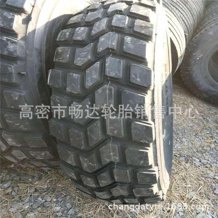 销售14.00R20载重卡车矿用轮胎正面吊全钢丝越野 轮胎
