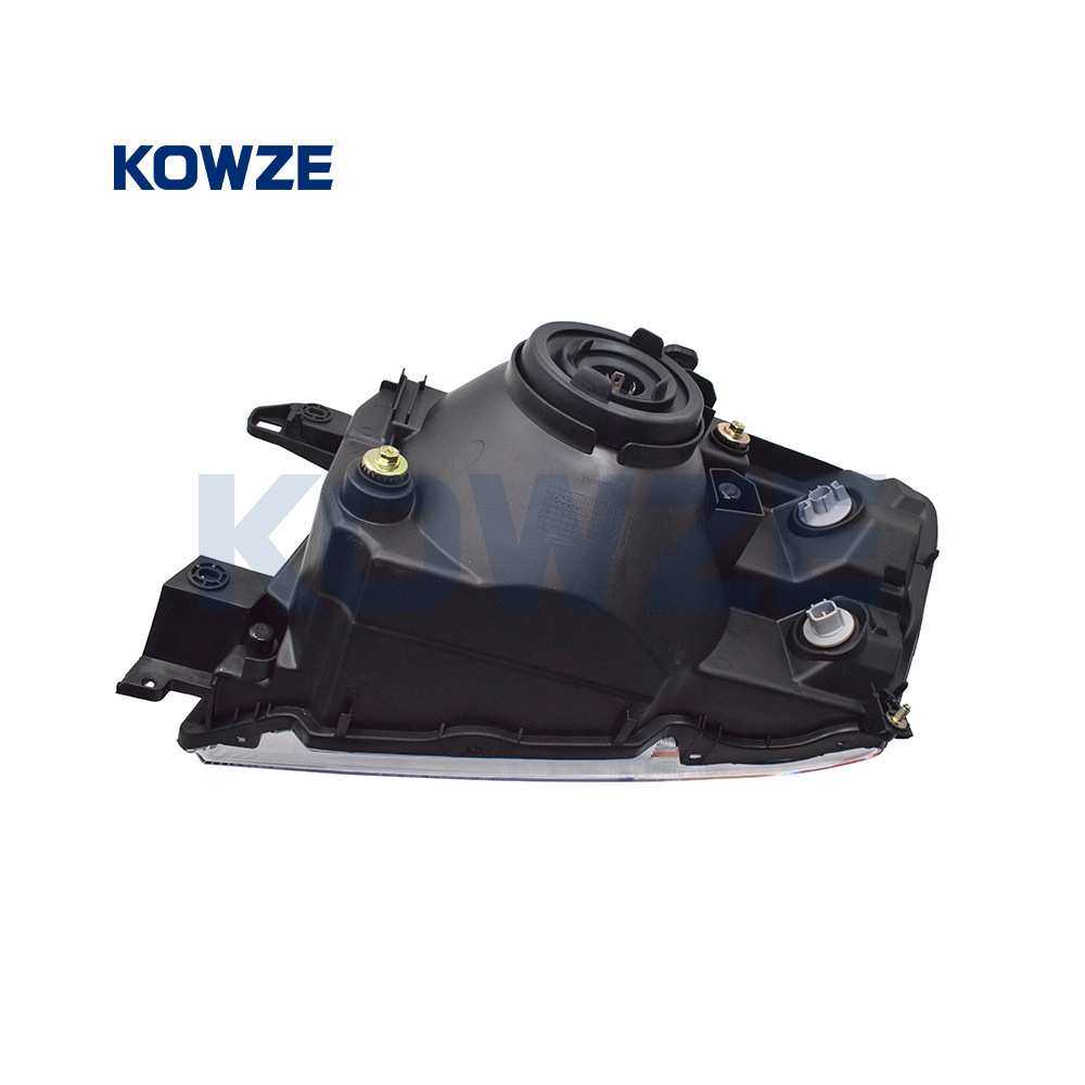 MN133750/8301A326右大灯适用帕杰罗2000-20