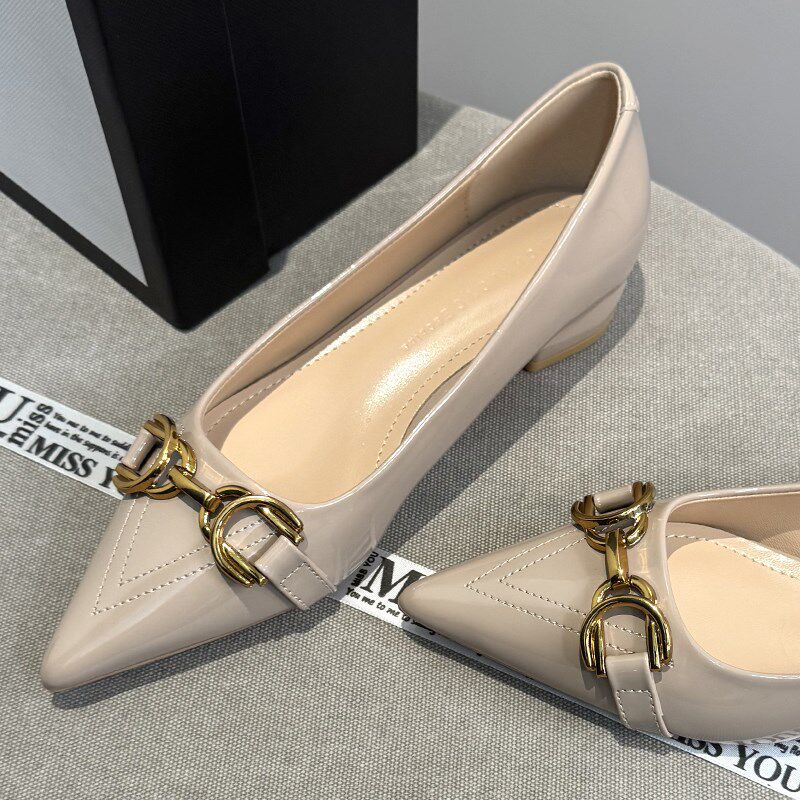 裸色法式尖头平底单鞋女2025春新款气质百搭O扣式不累脚浅口低跟