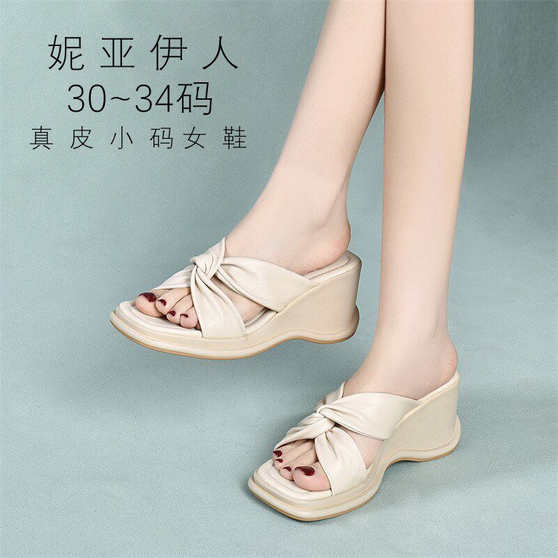 30 31小码坡跟32 33女厚底松糕鞋2024新款O凉拖鞋夏季外穿增高时