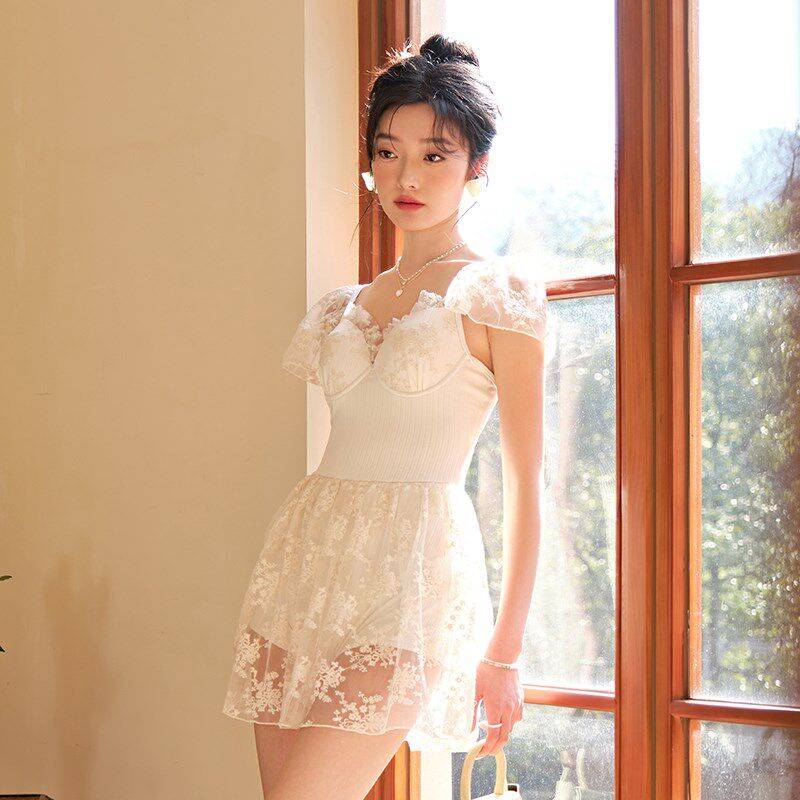 夏沐儿蕾丝网纱连身裙泡温泉泳装超仙高颜值女神连体显瘦度假泳衣