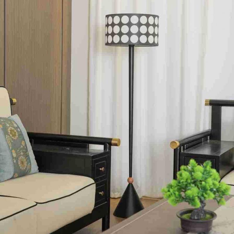2024新款北欧风简约落地灯现代轻奢个性led氛围灯卧室书房立式灯